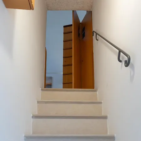 Guesthost - Casa Basilico With Terrace 아파트