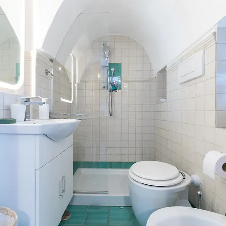 아파트 Guesthost - Casa Basilico With Terrace 오스투니